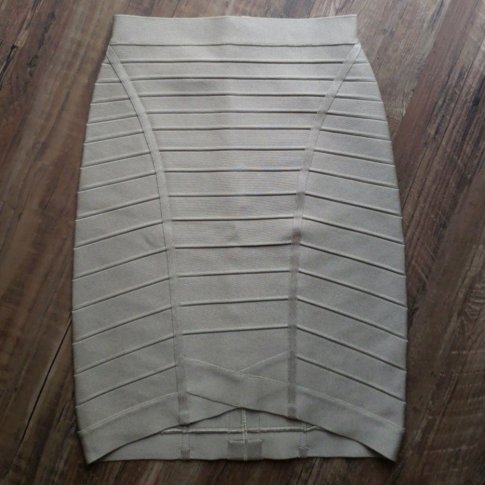 HERVE LEGER SUPER SEXY SKIRT